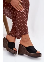 Dámské pantofle na platformě Černé model 21919251 - Boto