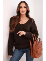 Svetr dámský z měkké pleteniny s výstřihem do V hnědý Svetr dámský z měkké pleteniny s výstřihem do V hnědý