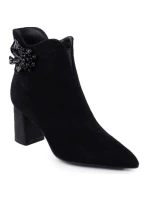 Dámské kožené kozačky s ozdobným podpatkem S.Barski 52-686