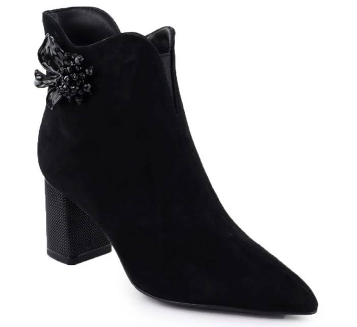 Dámské kožené kozačky s ozdobným podpatkem S.Barski 52-686