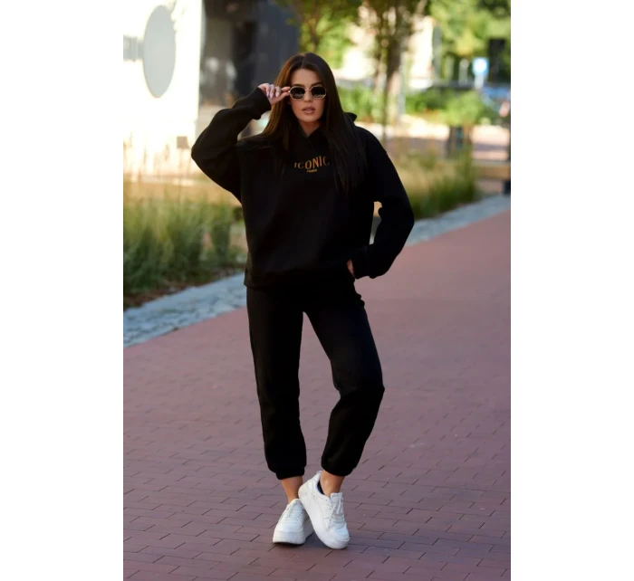 Izolovaná bavlněná souprava, mikina s vyšívacími + kalhotami černý Izolovaná bavlněná souprava, mikina s vyšívacími + kalhotami černý