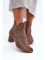 Dámské Botky Z Ekologického Semiše Na Podpatku S Otevřenými Prsty Hnědé Halania Dámské Botky Z Ekologického Semiše Na Podpatku S Otevřenými Prsty Hnědé Halania