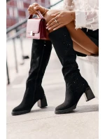 Zdobené dámské kozačky nad kolena zateplené na podpatku černé model 21671858 - S.Barski Zdobené dámské kozačky nad kolena zateplené na podpatku černé model 21671858 - S.Barski