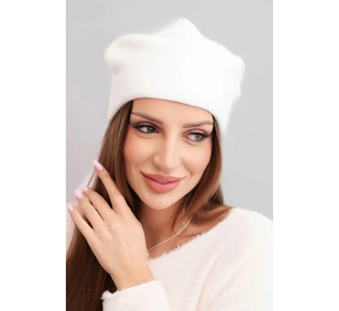 Dámská klasická hladká vlněná čepice beanie K420 bílá