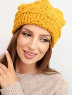 Dámská zimní čepice z vlny s ozdobným pletením K451 hořčicová