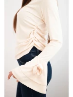 Dámská model 21938048 blůza s V výstřihem a volány na rukávech béžová - K-Fashion