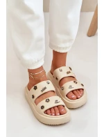 Dámské pěnové pantofle s ozdobnými připínkami – béžové