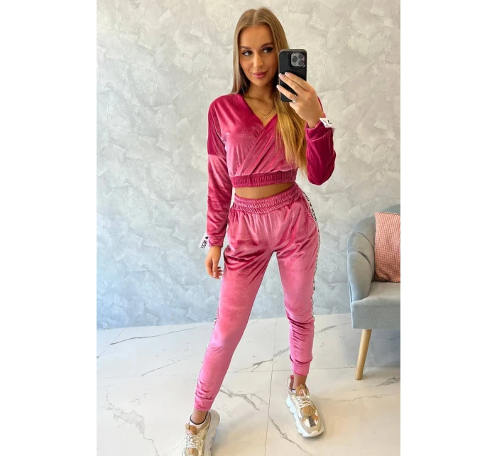 Velurová souprava s nápisem Queen fuchsia