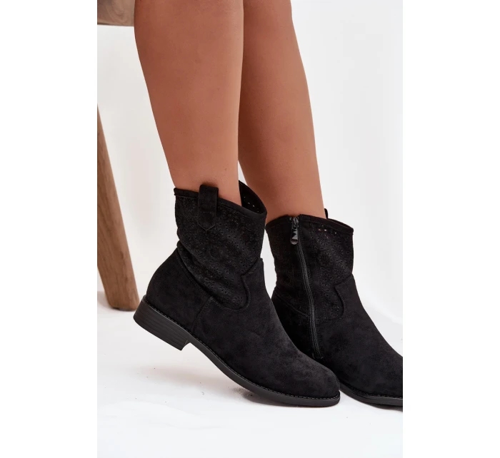 Dámské kotníkové boty s ažurovým vzorem na plochém podpatku S.Barski – černé Dámské kotníkové boty s ažurovým vzorem na plochém podpatku S.Barski – černé