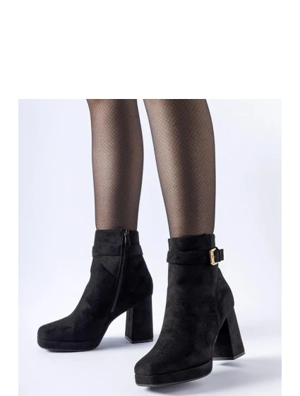 Boty na podpatku model 204724 Solea Boty na podpatku model 204724 Solea