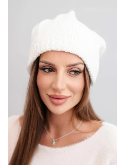 Dámská zimní čepice s ušima a žebrovaným vzorem K440 bílá