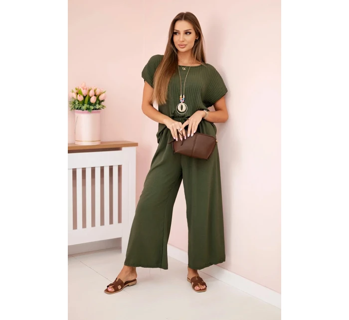 Viskózový komplet plisovaná halenka + kalhoty khaki Viskózový komplet plisovaná halenka + kalhoty khaki