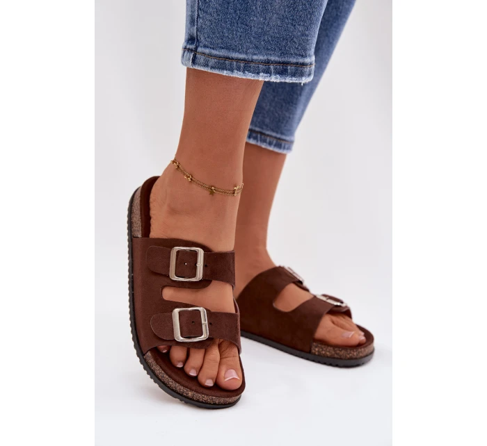 Dámské pantofle s přezkami Čokoládové model 21908427 - Boto