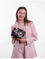 Dámská kabelka Vuch Coalie Flowers Black Dámská kabelka Vuch Coalie Flowers Black