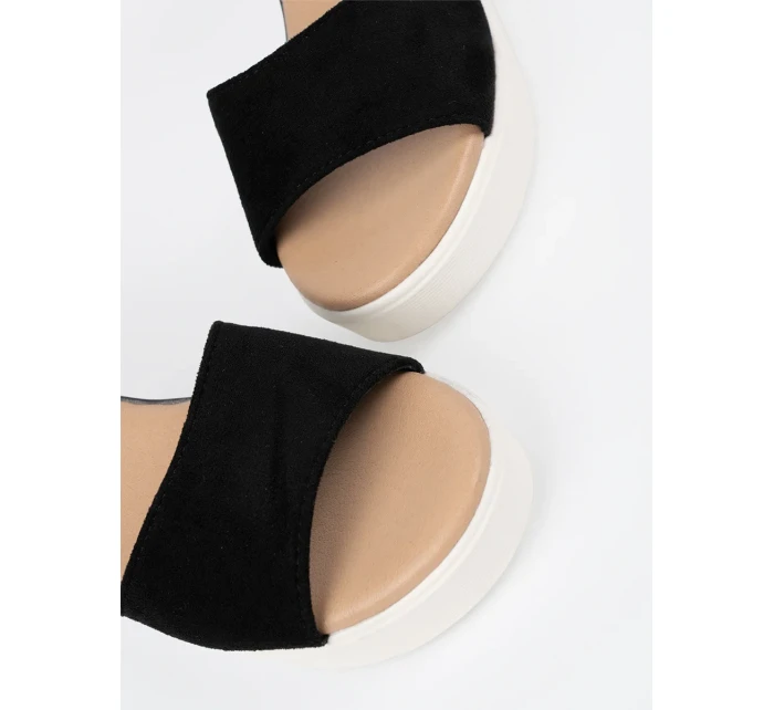 Exkluzívní černé dámské  sandály na klínku