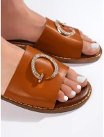 Komfortní hnědé dámské nazouváky na plochém podpatku Komfortní hnědé dámské nazouváky na plochém podpatku