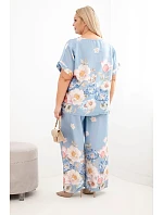 Dámský komplet Plus Size s halenkou a kalhotami s květinovým vzorem a širokými nohavicemi modrý