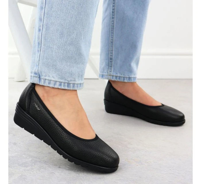 Dámské kožené nazouvací boty černé model 21905488 - Rieker