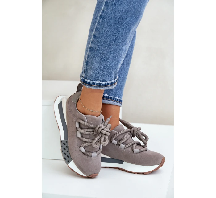 Semišové dámské sneakersy na platformě s tlustým šněrováním Artiker 54C1463 šedé Semišové dámské sneakersy na platformě s tlustým šněrováním Artiker 54C1463 šedé