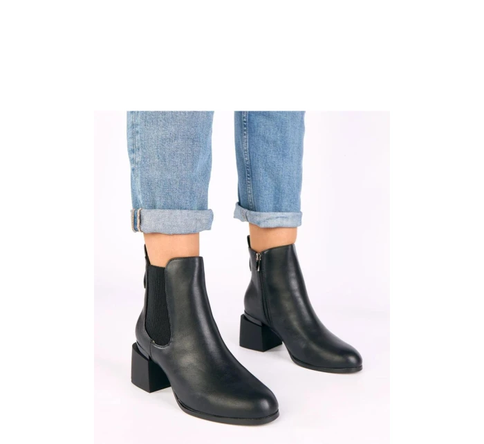 Boty na podpatku  model 221631 Solea