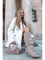 Dámské zateplené kozačky na jehlovém podpatku Mavella – béžové, eko semiš Dámské zateplené kozačky na jehlovém podpatku Mavella – béžové, eko semiš