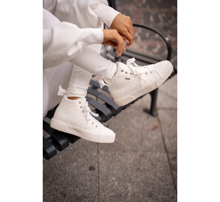 Zateplené Dámské Tenisky Se Švy Bílé Big Star OO274A479 Zateplené Dámské Tenisky Se Švy Bílé Big Star OO274A479