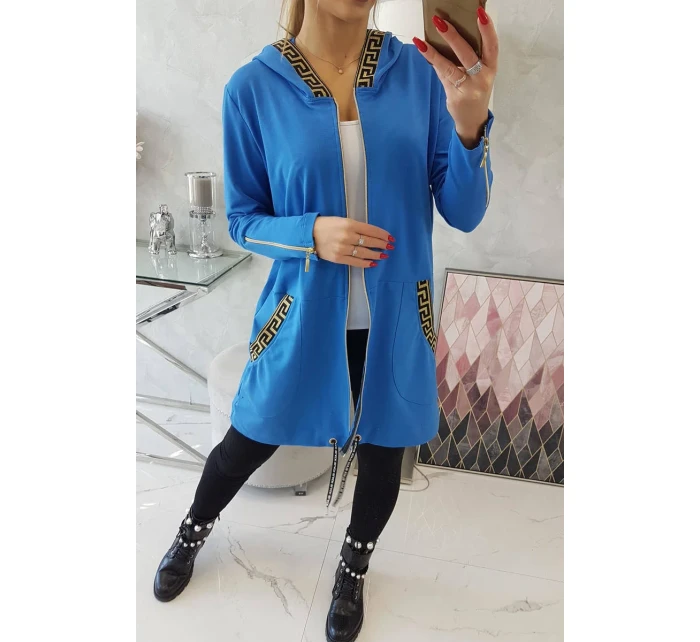 Halenka s ozdobnou chrpovou stuhou Halenka s ozdobnou chrpovou stuhou