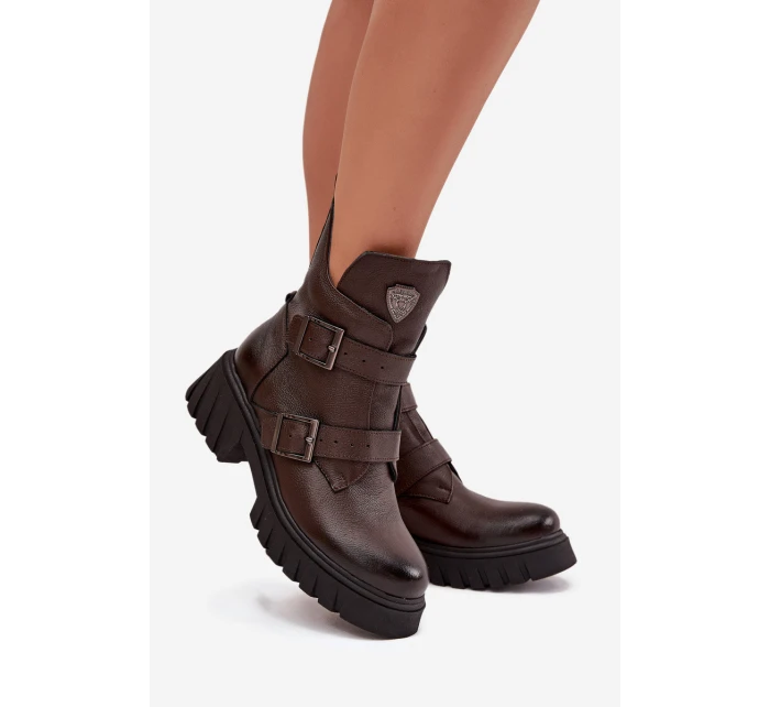 Kožené zateplené dámské boty s přezkami a ozdobným detailem model 21707567 čokoládové - Zazoo