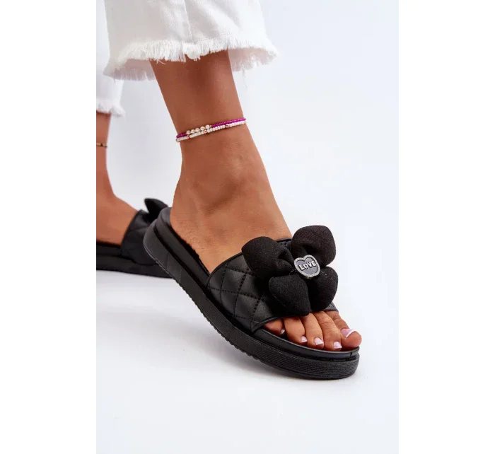 Dámské pantofle se zdobením na nízké platformě, černá cedrella Dámské pantofle se zdobením na nízké platformě, černá cedrella