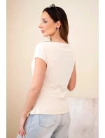 Dámská žebrovaná halenka z viskózy s model 22030156 výstřihem a nařasením béžová - K-Fashion