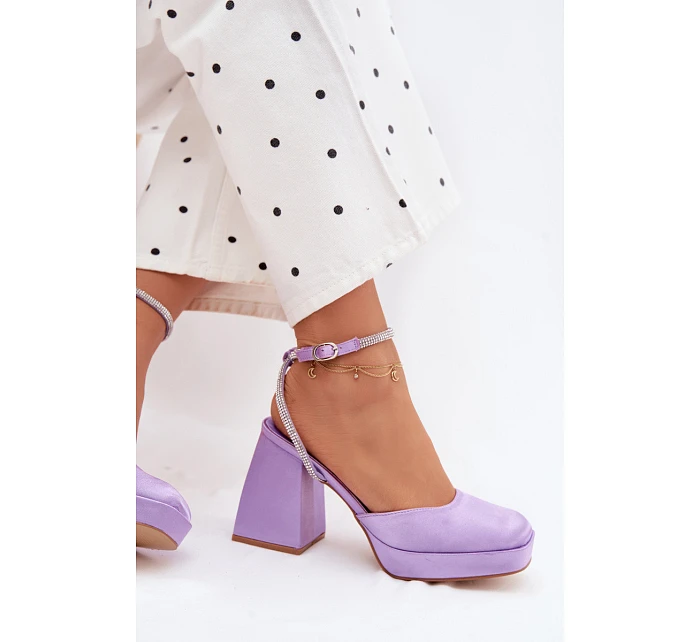 Dámské sandály s masivním podpatkem typu sloupek s páskem a kamínky Fialové Seraphina Dámské sandály s masivním podpatkem typu sloupek s páskem a kamínky Fialové Seraphina