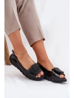 Dámské lakované kožené sandály na klínku s ozdobou - černé Artiker Dámské lakované kožené sandály na klínku s ozdobou - černé Artiker