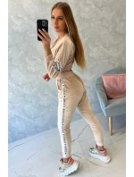 Velurová souprava s nápisem Queen beige Velurová souprava s nápisem Queen beige