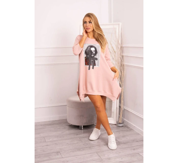 Šaty s potiskem a rozšířeným spodním dílem tmavě pudrově růžové