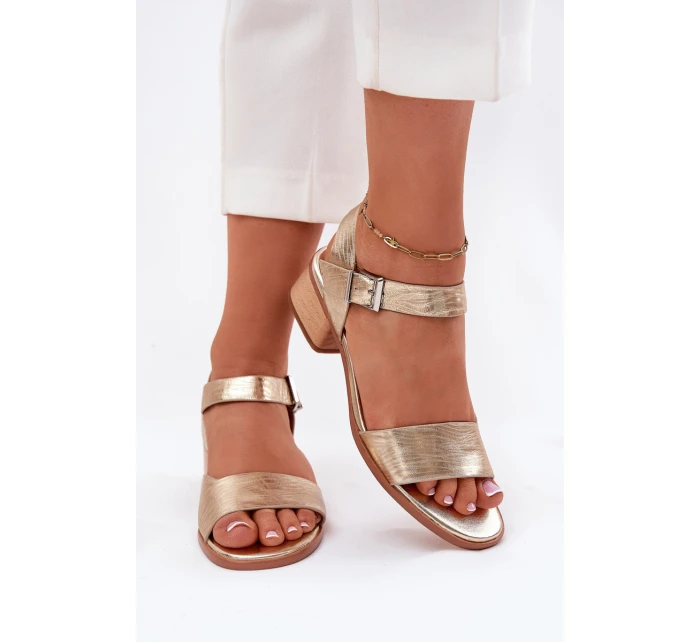 Kožené Dámské Sandály Na Podpatku model 21694741 Zlaté - Maciejka Kožené Dámské Sandály Na Podpatku model 21694741 Zlaté - Maciejka