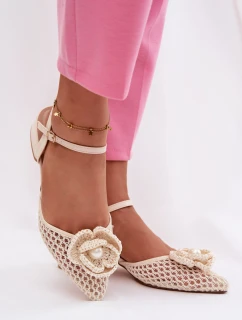 Dámské sandály na klínku s ozdobným detailem světle béžové model 21937537 - Boto