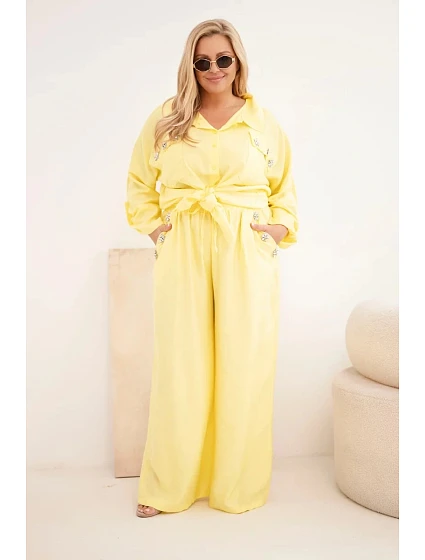 Dámský komplet Plus Size s košilí a širokými kalhotami žlutý Dámský komplet Plus Size s košilí a širokými kalhotami žlutý