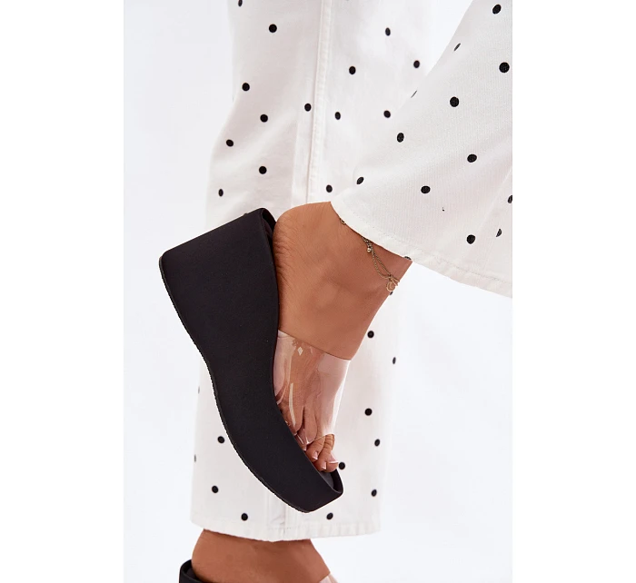 Dámské sandály na platformě s páskem Černé model 22107268 - Boto Dámské sandály na platformě s páskem Černé model 22107268 - Boto