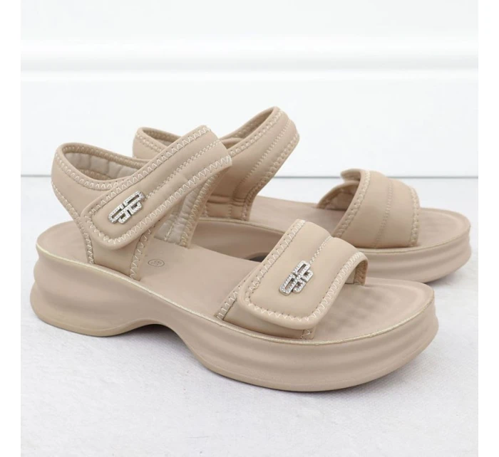 Dámské sandály na silné podrážce s pásky na suchý zip béžové model 21904815 - Potocki Dámské sandály na silné podrážce s pásky na suchý zip béžové model 21904815 - Potocki