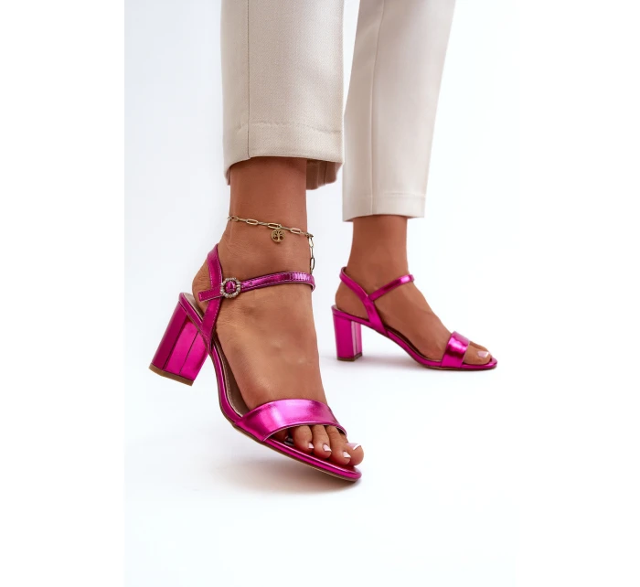 Metalické sandály na podpatku model 21654018 - EVENTO Metalické sandály na podpatku model 21654018 - EVENTO