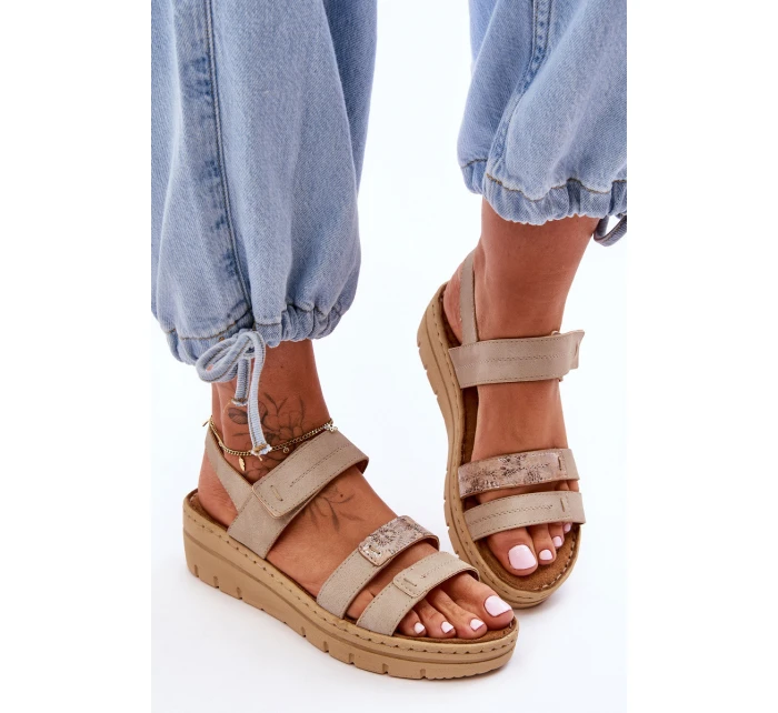 Dámské kožené sandály se suchým zipem Béžové Fresh Look