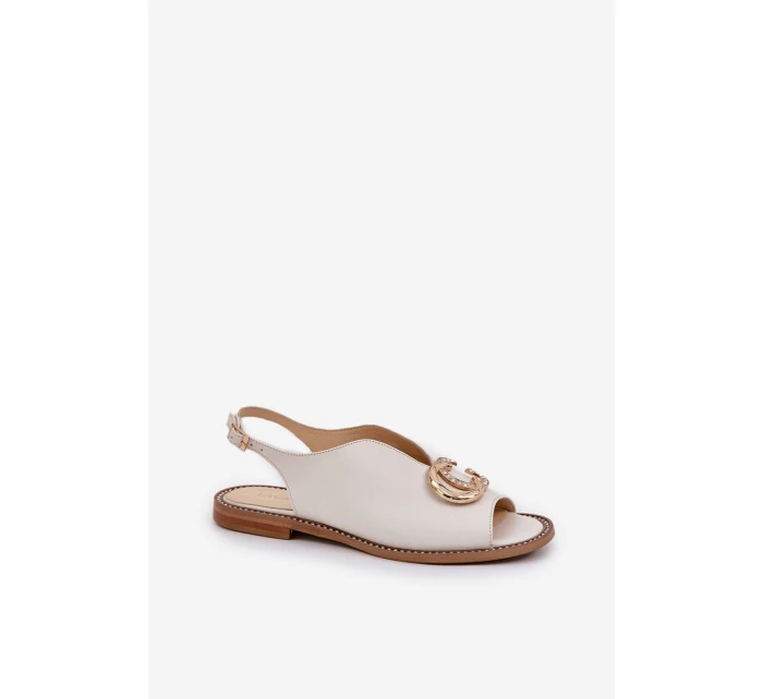 Kožené Sandály Na Plochém Podpatku S Dekorací Světle Béžové model 21685328 - Laura Messi Kožené Sandály Na Plochém Podpatku S Dekorací Světle Béžové model 21685328 - Laura Messi