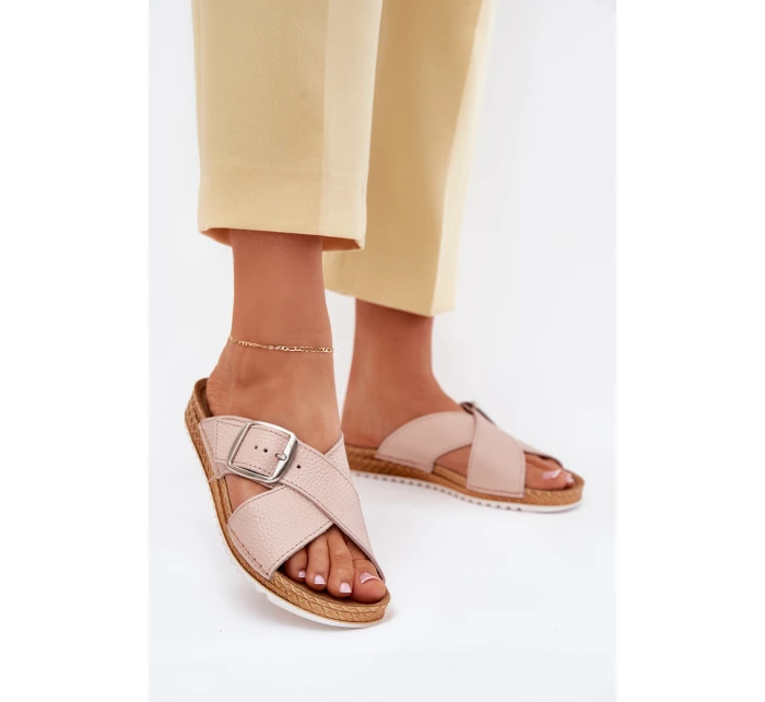 Kožené dámské pantofle s přezkou růžové model 21701900 - Inblu Kožené dámské pantofle s přezkou růžové model 21701900 - Inblu