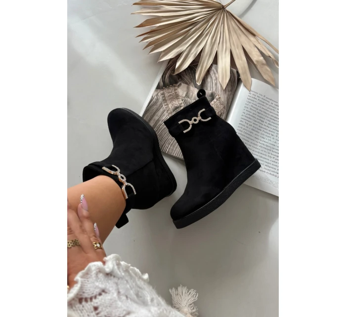 Dámské kotníkové boty na platformě s ozdobným detailem Černé Marivana