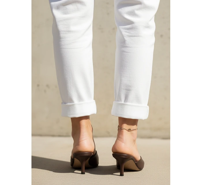 Dámské hnědé kožené žabky Dstreet model 21996252 - FashionStreet