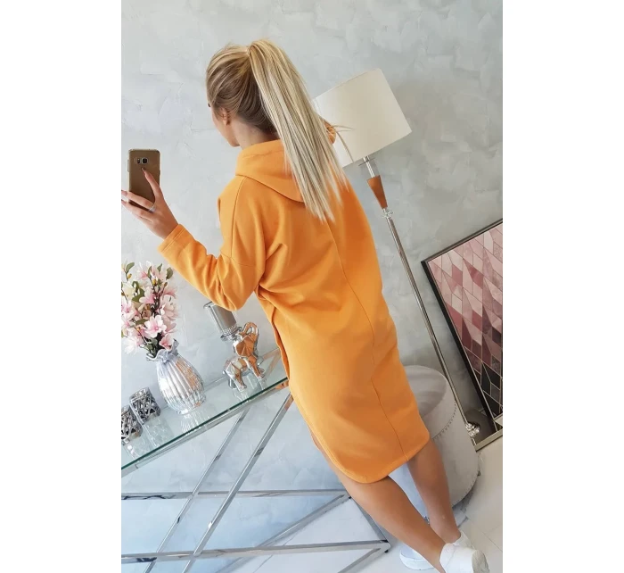 Šaty s kapucí a bočním rozparkem broskvové Šaty s kapucí a bočním rozparkem broskvové