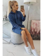 Šaty s kapucí a bočním rozparkem z džínoviny Šaty s kapucí a bočním rozparkem z džínoviny