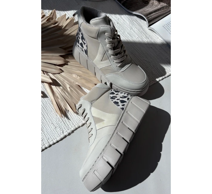 Kožené dámské kotníčkové boty na platformě vyhřívané Vinceza 66838 béžové