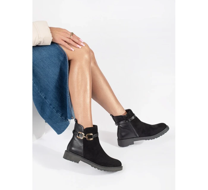 Klasické dámské kotníčkové boty černé na širokém podpatku Klasické dámské kotníčkové boty černé na širokém podpatku