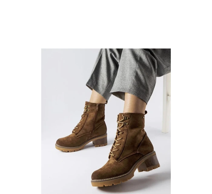 Boty na podpatku model 205853 Solea Boty na podpatku model 205853 Solea